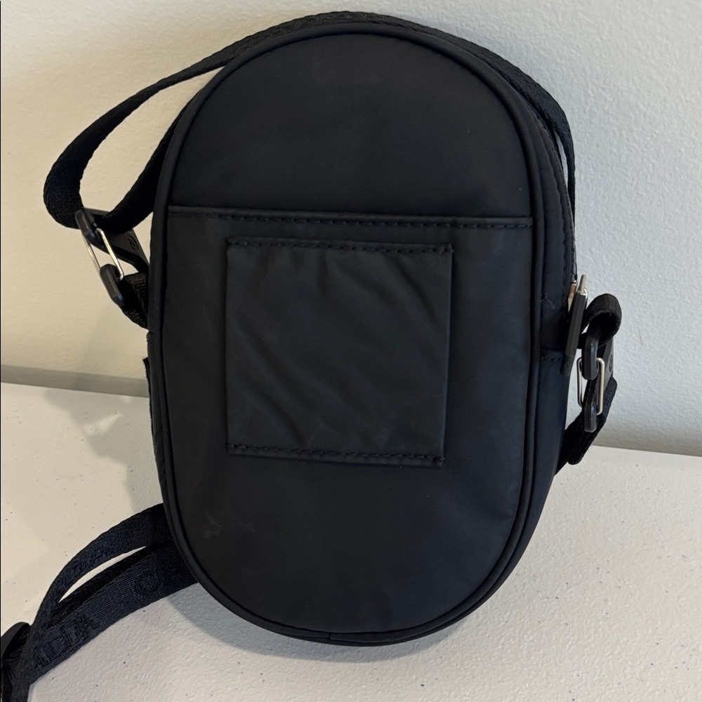LULULEMON TEAM CANADA Future Legacy crossbody bag purse black OS unisex - Picture 5 of 16